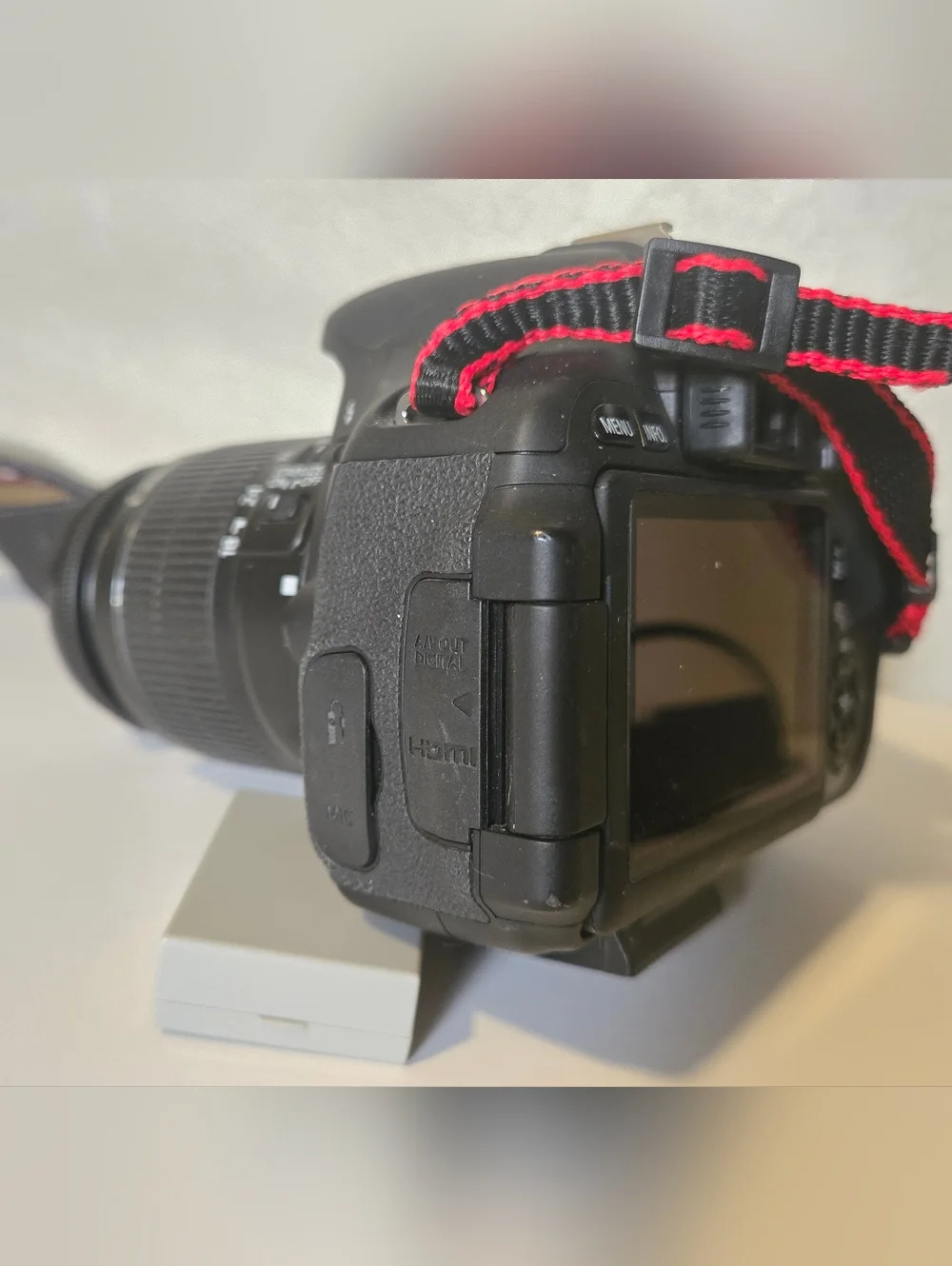 Canon EOS Rebel T3i DLSR Camera w/ Lens & Charger